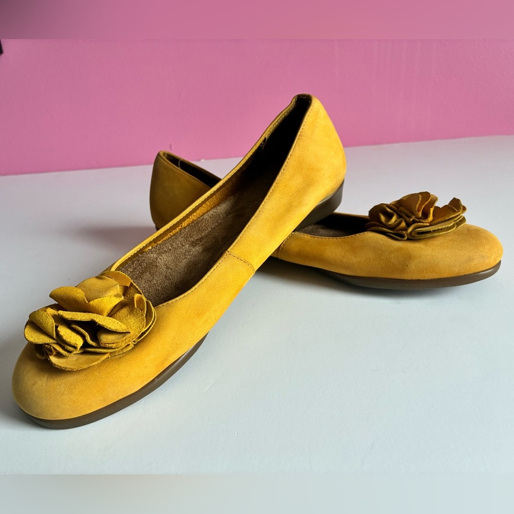 AEROSOLES Mustard Yellow Suede Flower Ballet Flats